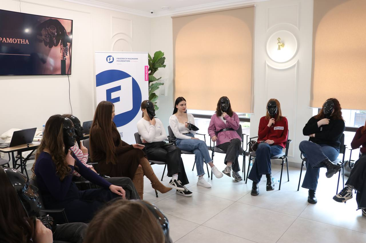  «Медіаграмотна мафія» з Юлією Кулик.png